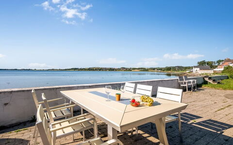 Thermund - 5M from the Sea: Bois, Domicile, Porche, Plate-Forme, Dur, Toit, Tache De Bois, Parquet, Eco Hôtel