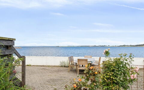 Thermund - 5M from the Sea: Bois, Domicile, Porche, Plate-Forme, Dur, Toit, Tache De Bois, Parquet, Eco Hôtel