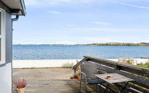 Thermund - 5M from the Sea: Bois, Domicile, Porche, Plate-Forme, Dur, Toit, Tache De Bois, Parquet, Eco Hôtel