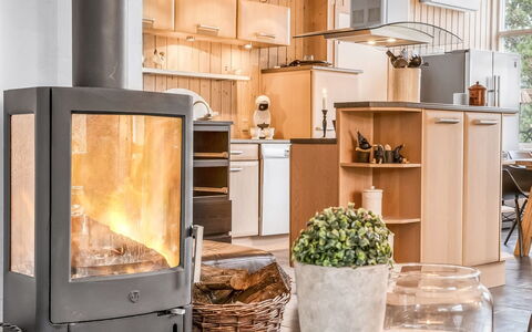 Frido - 500M from the Sea: Meubles, Design Intérieur, Sol, Pièce, Chaise, Tache De Bois, Luminaire, Dur, Lampe, Cabinetry