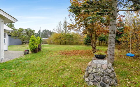 Frido - 500M from the Sea: Herbe, Arbuste, Jardin, Lot Terre, Pelouse, Couverture De Sol, Aménagement Paysager, Prairie, Cour, Parc