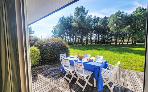 Saint Philibert 163: Table, Meubles, Propriété, Plante, Ciel, Chaise, La Nature, Bleu Azur, Ombre, Bois