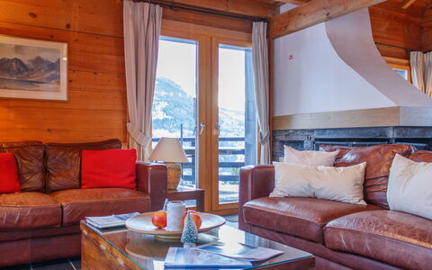 Crettamour: Meubles, Chaise, Pièce, Dur, Salon, Chaîne De Montagnes, Canapé, Tache De Bois, Parquet