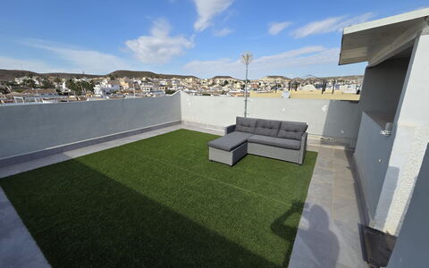 Hamber: Appartement, Balcon, Gazon Artificiel, Cour, Daylighting