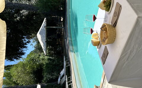 Borgo Dolciano: Piscine, Mobilier De Jardin, Recours, Ombre, Loisir, Parapluie, Chaise, Ville Resort, Eco Hôtel, Balancelle