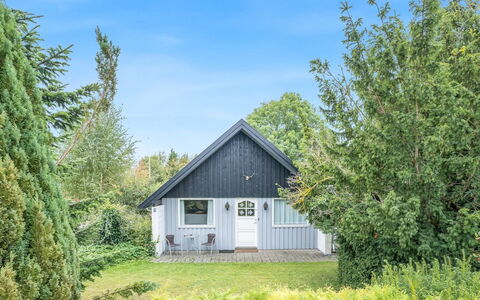Frida - 125M from the Sea: Bois, Meubles, Appartement, Pièce, Plafond, Tache De Bois, Chaise, Dur, Vernis, Lumber