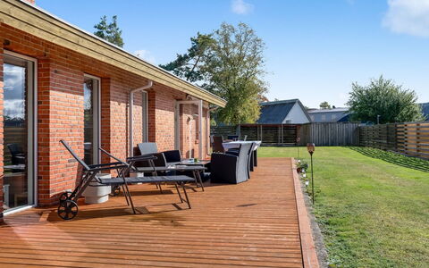 Iara - 500M from the Sea: 