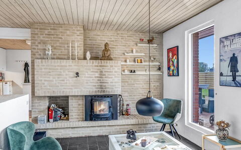 Iara - 500M from the Sea: Design Intérieur, Mur, Meubles, Sol, Bois, Sol, Plafond, Pièce, Salon, Brique