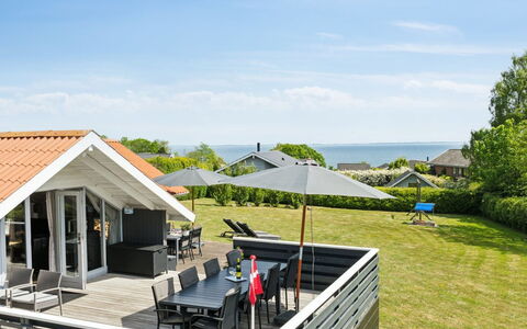 Bessi - 200M from the Sea: Meubles, Design Intérieur, Sol, Sol, Plafond, Pièce, Chaise, Table, Appartement, Table Cuisine Et Salle A Manger
