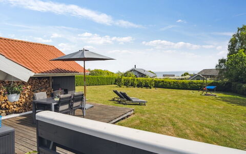 Bessi - 200M from the Sea: Meubles, Design Intérieur, Sol, Sol, Plafond, Pièce, Chaise, Table, Appartement, Table Cuisine Et Salle A Manger