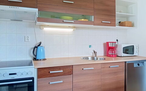 Green Valley Park Stárkov 3: Cabinetry, Comptoir, Sol, Bois, Meubles, Design Intérieur, Appareil De Cuisine, Cuisine, Principaux Appliance, Sol
