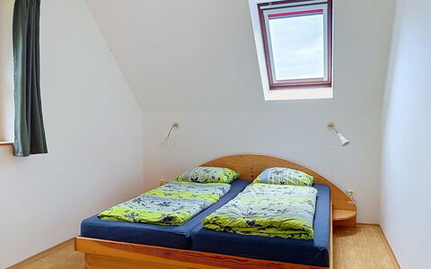 Green Valley Park Stárkov 16: Chambre, Bois, Lit, Sol, Sol, Design Intérieur, Meubles, Literie, Drap De Lit, Cadre De Lit