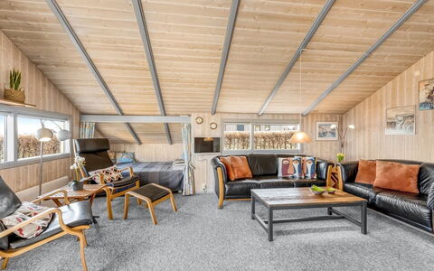 Halla - 250M from the Sea: Bois, Plafond, Meubles, Design Intérieur, Sol, Canapé, Salon, Pièce, Dur, Parquet
