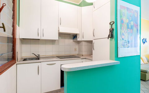 Il Nido sul Mare: Propriété, Cabinetry, Evier, Vert, Évier, Design Intérieur, Appareil De Cuisine, Architecture, Sol, Électroménager