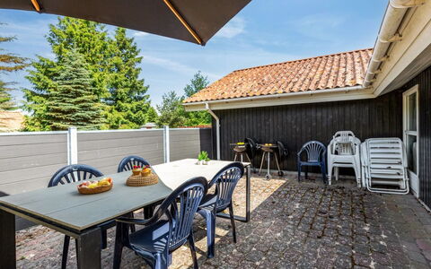 Ayna - 50M from the Sea: Design Intérieur, Plafond, Appartement, Sol, Meubles, Sol, Pièce, Éclairage, Domicile, Canapé