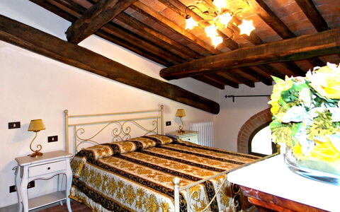 Residence Marino: Pièce, Chambre, Propriété, Meubles, Design Intérieur, Bâtiment, Lit, Cadre De Lit, Faisceau, Maison
