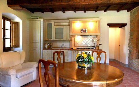 Residence Marino: Pièce, Propriété, Meubles, Bâtiment, Design Intérieur, Salon, Plafond, Table, Domicile, Immobilier