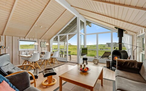 Märta - 250M from the Sea: Domicile, Chalet, Plafond, Porche, Dur, Biens, Cabane En Rondins, Salon, Ferme