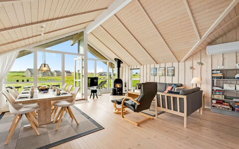 Märta - 250M from the Sea: Design Intérieur, Bois, Plafond, Meubles, Sol, Sol, Domicile, Parquet, Chaise, Salon