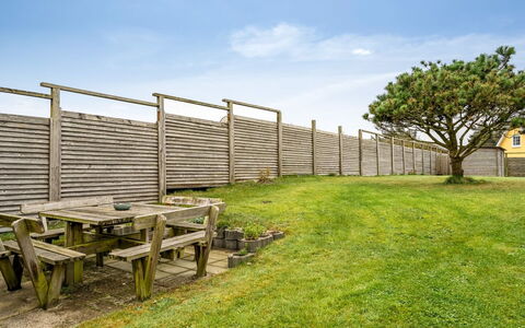 Maelle - 150M from the Sea: Bois, Clôture, Ombre, Planche, Accueil Escrime, Dur, Aménagement Paysager, Mobilier De Jardin, Tache De Bois
