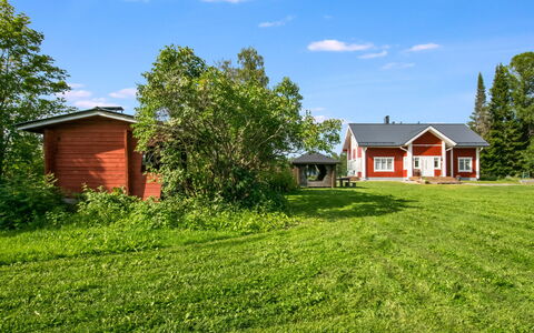 Maalaistalo Sipilä: Herbe, Vert, Bâtiment, Maison, Chalet, Domicile, Plaine, Prairie, Arbuste