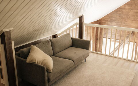 Maalaistalo Sipilä: Sol, Design Intérieur, Canapé, Bois, Meubles, Sol, Salon, Appartement, Plafond