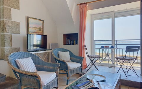 Kerlouan 637: Meubles, Chaise, Mer, Table, Océan, Balcon, Table Cuisine Et Salle A Manger, Ombre, Table Basse, Accoudoir