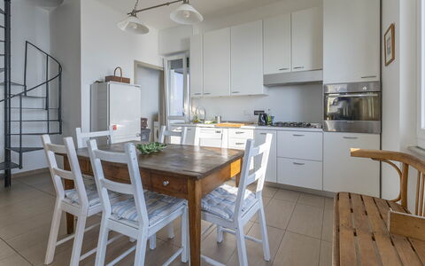 Breath-taking Portofino Promontory Seaview: Meubles, Design Intérieur, Sol, Sol, Chaise, Cuisine, Bois, Table Cuisine Et Salle A Manger, Table, Plafond