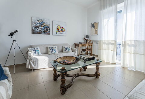 Breath-taking Portofino Promontory Seaview: Meubles, Design Intérieur, Sol, Sol, Plafond, Bois, Pièce, Canapé, Salon, Table