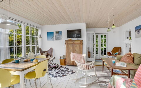 Aleta - 300M from the Sea: Meubles, Design Intérieur, Appartement, Sol, Sol, Table, Chaise, Pièce, Domicile, Table Cuisine Et Salle A Manger