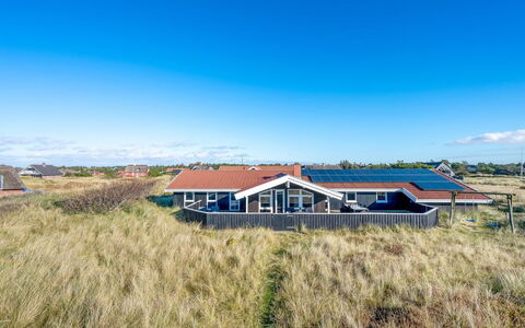 Jaana - 10M from the Sea: Bois, Domicile, Porche, Plate-Forme, Dur, Toit, Tache De Bois, Parquet, Eco Hôtel