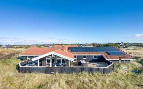 Jaana - 10M from the Sea: Bois, Domicile, Porche, Plate-Forme, Dur, Toit, Tache De Bois, Parquet, Eco Hôtel