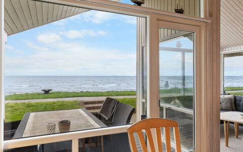 Aswith - 5M from the Sea: Bois, Domicile, Porche, Plate-Forme, Dur, Toit, Tache De Bois, Parquet, Eco Hôtel