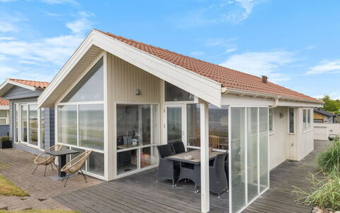 Aswith - 5M from the Sea: Bois, Domicile, Porche, Plate-Forme, Dur, Toit, Tache De Bois, Parquet, Eco Hôtel