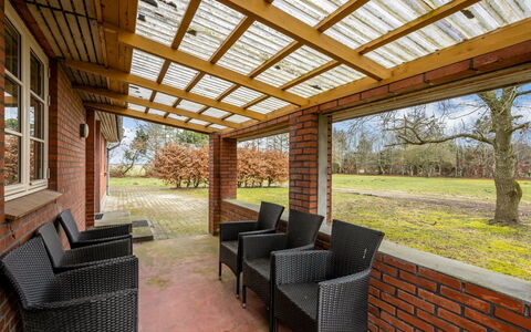 Agla - 2.5Km from the Sea: Bois, Porche, Tache De Bois, Ombre, Dur, Structure En Plein Air, Jardin, Brique, Plafond, Plate-Forme