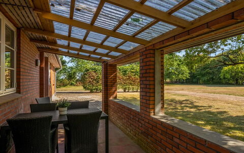 Agla - 2.5Km from the Sea: Bois, Plafond, Ombre, Tache De Bois, Structure En Plein Air, Porche, Dur, Faisceau, Jardin, Pergola