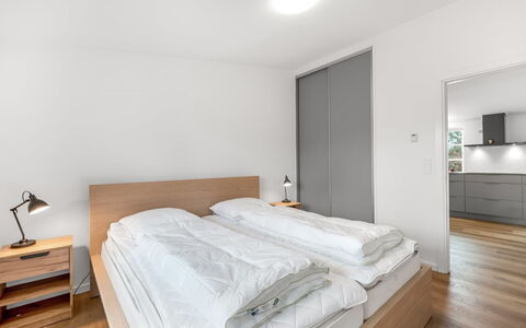 Agla - 2.5Km from the Sea: Bois, Design Intérieur, Plafond, Chambre, Lit, Sol, Sol, Pièce, Cadre De Lit, Appartement