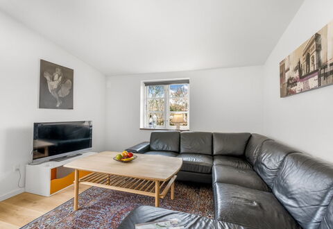 Agla - 2.5Km from the Sea: Canapé, Meubles, Design Intérieur, Bois, Sol, Sol, Salon, Plafond, Pièce, Appartement