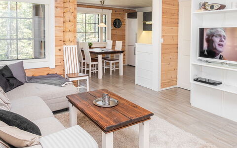 Kiehtäjän Lahti: Meubles, Design Intérieur, Bois, Sol, Pièce, Salon, Domicile, Canapé, Plafond, Sol