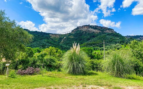 Dimora Bella Civita: Ciel, Plante, Paysage Naturel, Environnement Naturel, Lot Terre, Arbre, Design Urbain, Herbe, Plaine, Prairie