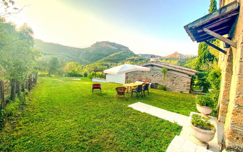 Dimora Bella Civita: Ciel, Plante, Paysage Naturel, Environnement Naturel, Lot Terre, Arbre, Design Urbain, Herbe, Plaine, Prairie