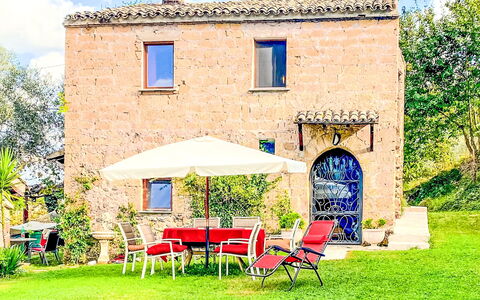 Dimora Bella Civita: Ciel, Plante, Paysage Naturel, Environnement Naturel, Lot Terre, Arbre, Design Urbain, Herbe, Plaine, Prairie