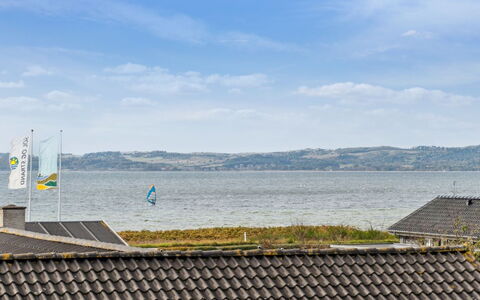 Elmeri - 200M from the Sea: Bois, Domicile, Porche, Plate-Forme, Dur, Toit, Tache De Bois, Parquet, Eco Hôtel