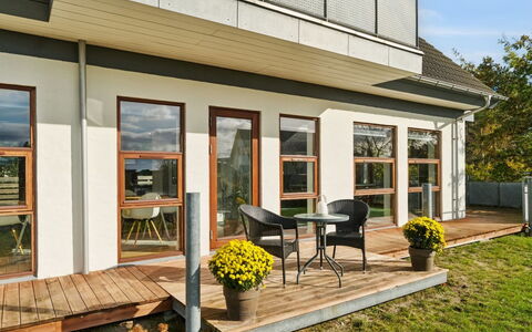 Elmeri - 200M from the Sea: Maison, Domicile, Toit, Chalet, Biens, Aménagement Paysager, Batiments Jardin, Siding, Ferme