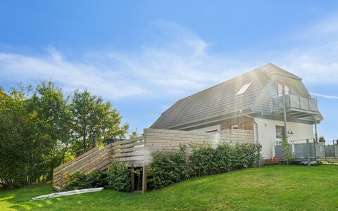 Elmeri - 200M from the Sea: Maison, Domicile, Toit, Chalet, Biens, Aménagement Paysager, Batiments Jardin, Siding, Ferme