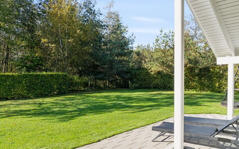 Solborg - 800M from the Sea: Maison, Domicile, Porte, Toit, Chalet, Biens, Jardin, Ombre, Siding, Cour