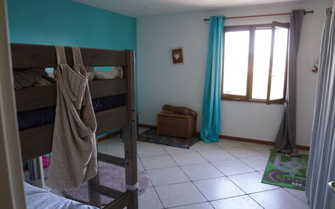Lou Lann Vras: Sol, Sol, Bois, Design Intérieur, Meubles, Pièce, Lit, Appartement, Chambre, Lit Superposé