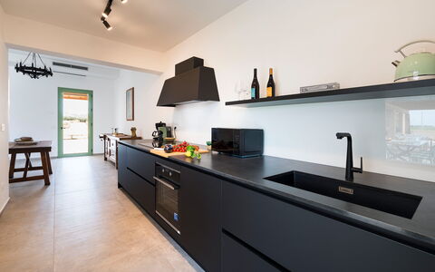 Cavial: Cabinetry, Comptoir, Évier, Evier, Robinet, Cuisine, Éclairage, Design Intérieur, Bois, Électroménager