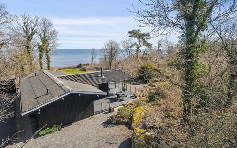 Caren - 75M from the Sea: Maison, Domicile, Toit, Chalet, Biens, Aménagement Paysager, Batiments Jardin, Siding, Ferme