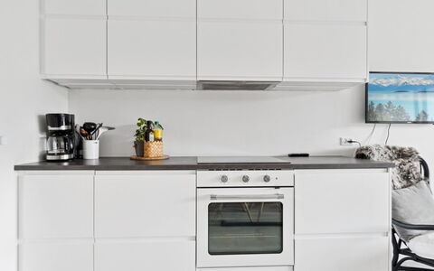Jesper - 350M from the Sea: Appareil De Cuisine, Cuisine, Comptoir, Cabinetry, Sol, Principaux Appliance, Meubles, Électroménager, Design Intérieur, Sol